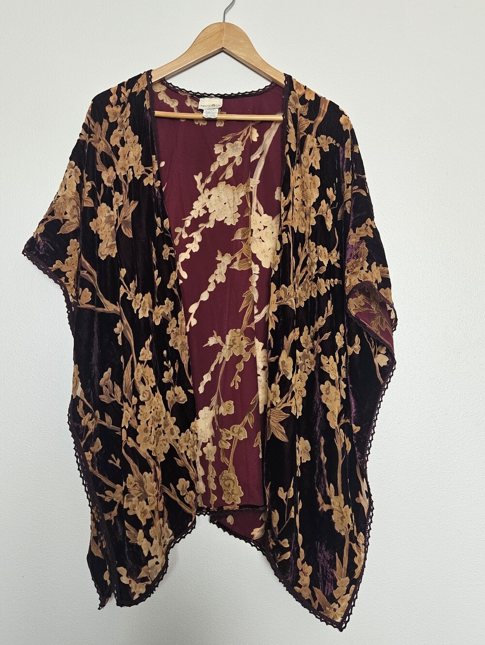 NATURAL LIFE Velvet Floral Kimono Cardigan
